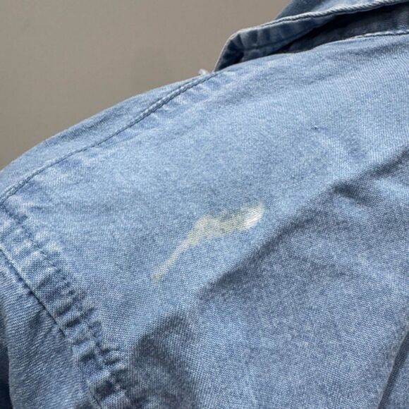 SALE! Blue Lucky Brand Chambray Button Down Size M EUC - Picture 6 of 7